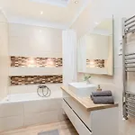 Csengery Deluxe With Balcony