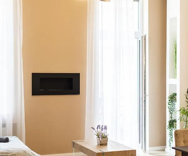Appartement Csengery Deluxe With Balcony *