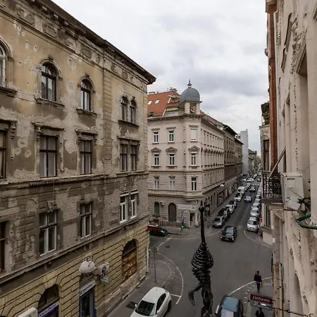 Csengery Deluxe With Balcony Budapeste