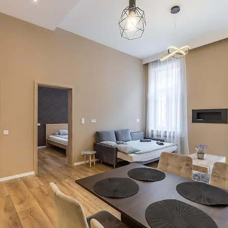 Csengery Deluxe With Balcony * Budapeste