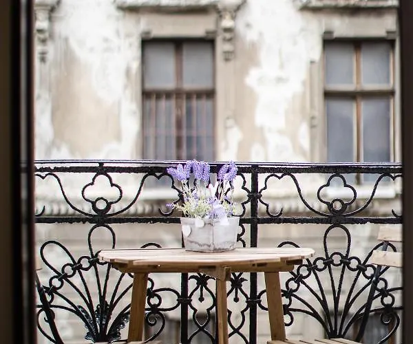 Csengery Deluxe With Balcony Budapest