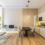 Csengery Deluxe With Balcony * Будапешт