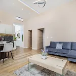 Csengery Deluxe With Balcony Апартаменты Будапешт
