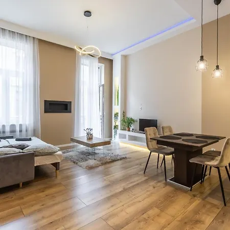 Apartamento Csengery Deluxe With Balcony *