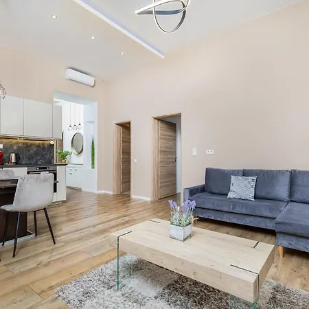 Csengery Deluxe With Balcony Apartamento Budapest