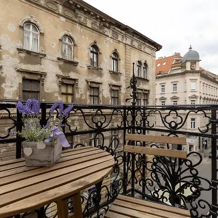 Apartamento Csengery Deluxe With Balcony *